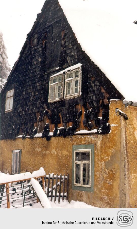 Giebelseite des ältesten Hauses in Altenberg