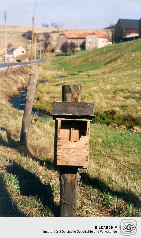 Briefkasten an der Dorfstrasse in Wingendorf