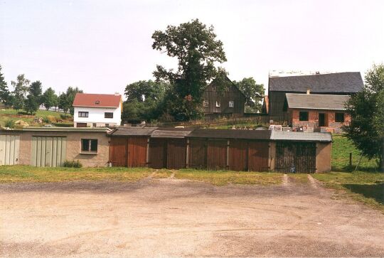 Garagenhof an der Hauptstrasse