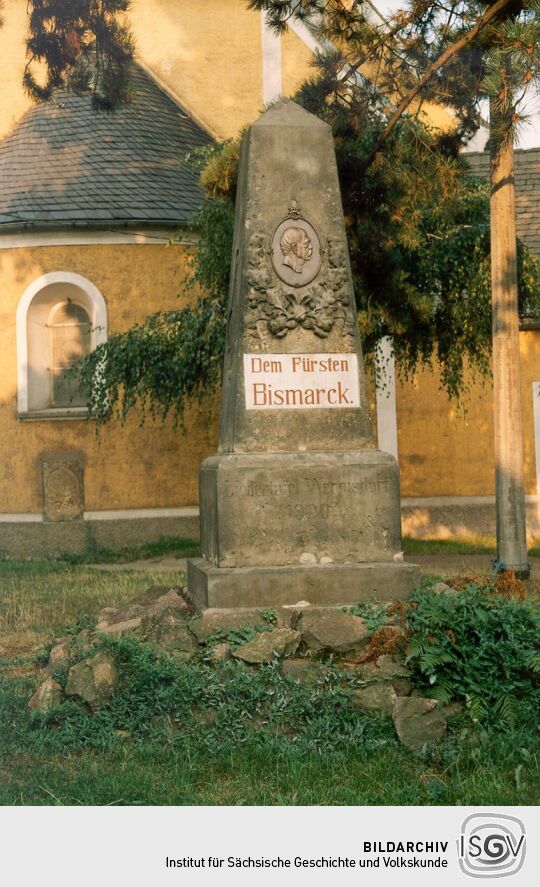 Bismarck-Denkmal am Wermsdorfer Kirchplatz