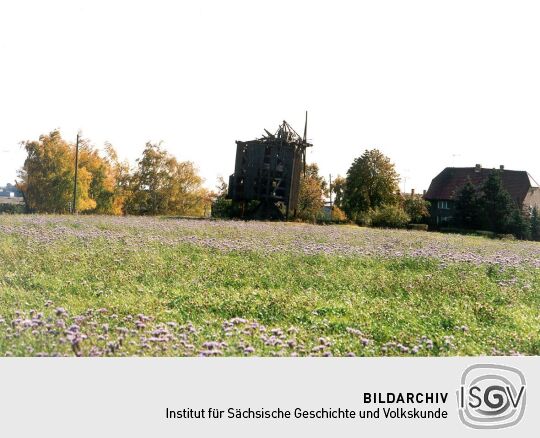 Zerfallene Bockwindmühle in Nichtewitz