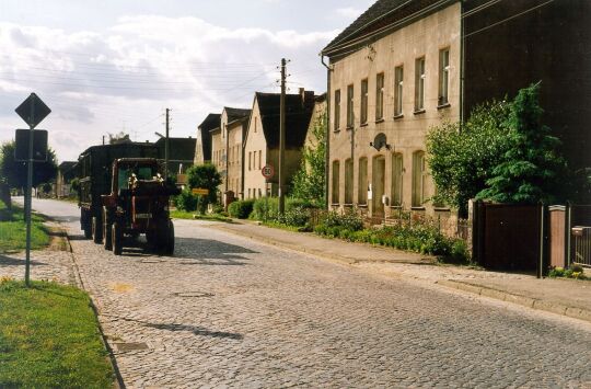 Die Dorfstrasse in Großtreben