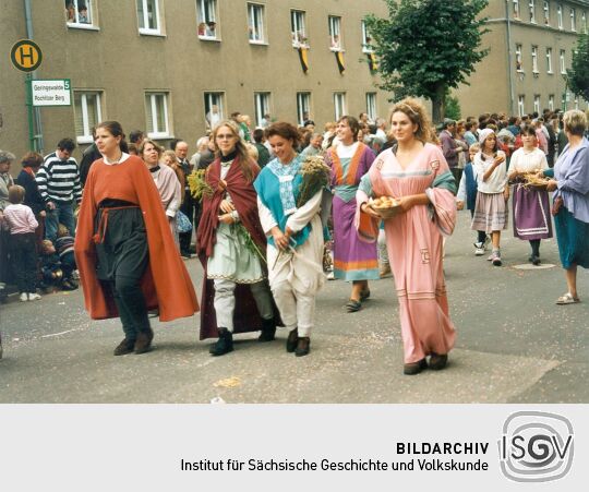 Großer Festumzug zum Tag der Sachsen in Rochlitz