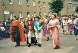 Bild: Großer Festumzug zum Tag der Sachsen in Rochlitz