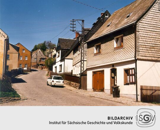 Wohnhäuser an der Bockauer Straße in Lauter