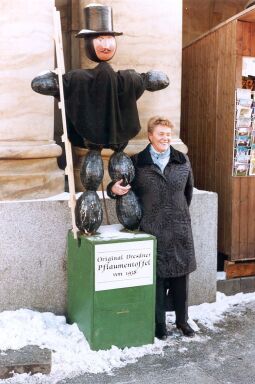 Bild: Pflaumentoffel auf dem Striezelmarkt in Dresden