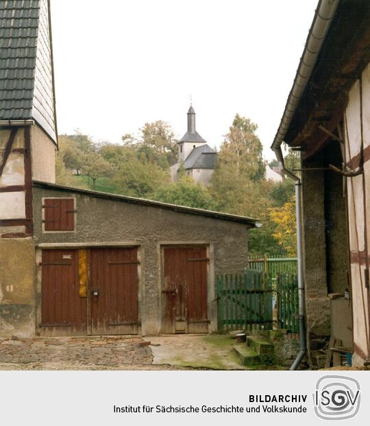 Blick zur Seifersdorfer Kirche