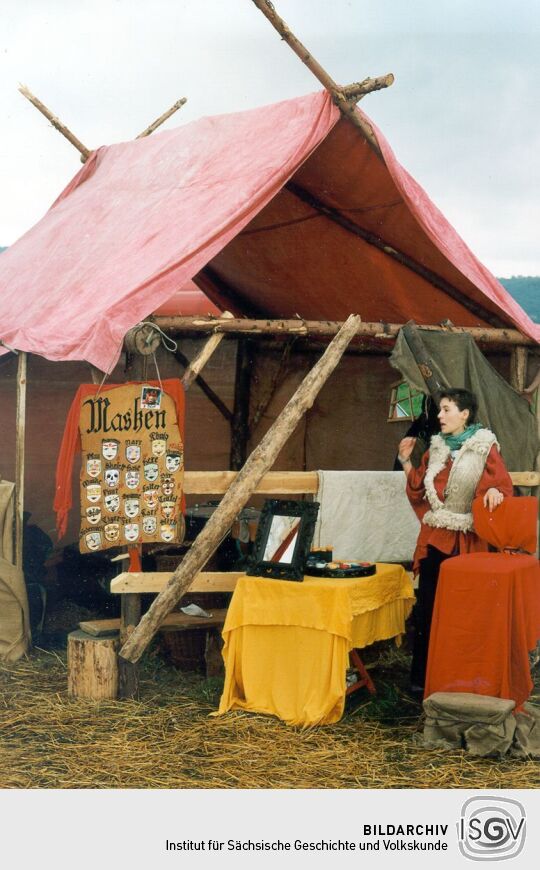 Maskenbildner auf dem Friedensfest in Kötzschenbroda