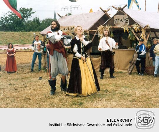 Schaufechten auf dem Friedensfest in Kötzschenbroda
