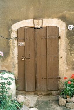 Bild: Kellereingang eines Wohnhauses in Niederpoyritz