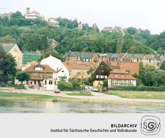 Blick auf das alte Fährhaus in Loschwitz