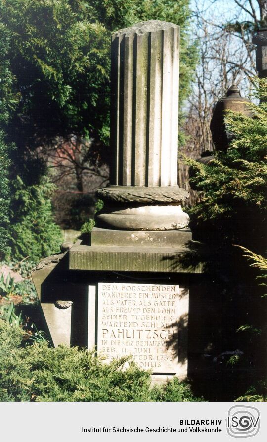 Grabstein in Leubnitz-Neuostra