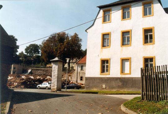 Hofeinfahrt und Herrenhaus des ehemaligen Rittergutes in Pirk