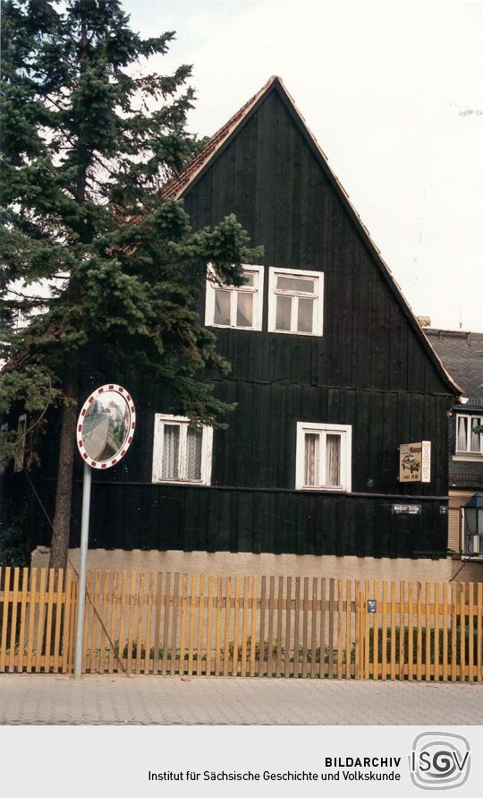 Wohnhaus mit verbrettertem Giebel in Cossebaude