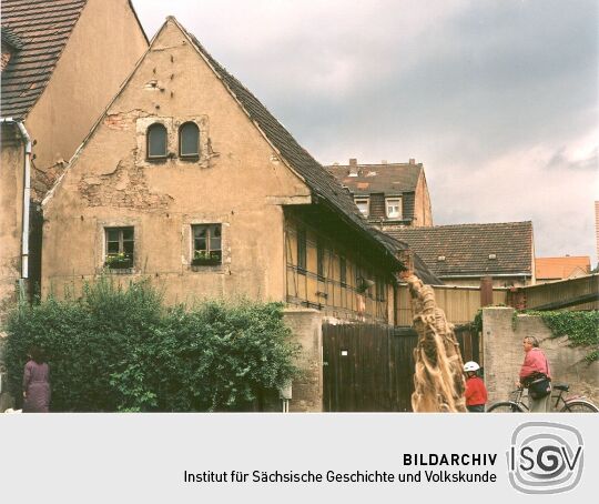 Unbewohnter Hof mit Fachwerk in Kötzschenbroda