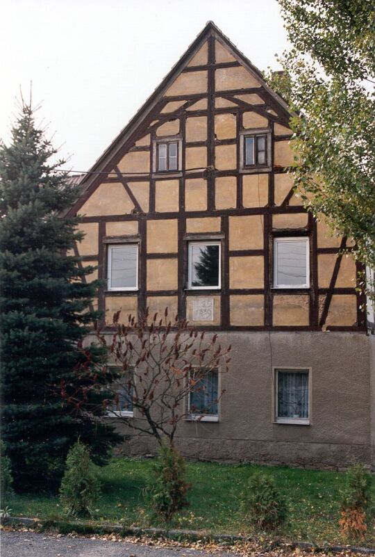 Wohnhaus mit Fachwerkgiebel in Cossebaude