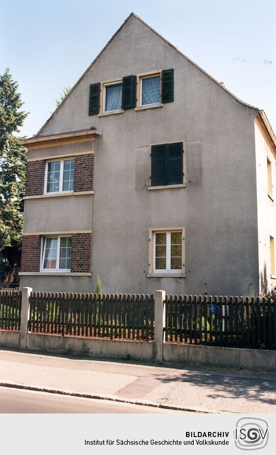 Wohnhaus mit Verzierung aus Ziegeln in Radebeul