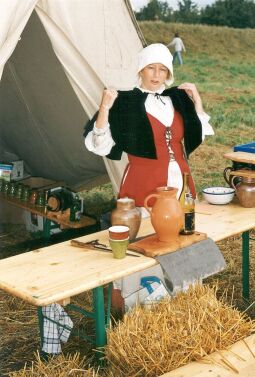 Bild: Marketenderin auf einer historischen Schau in Kötzschenbroda