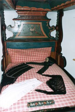 Bild: Bauernbett im Heimatmuseum in Rabenau