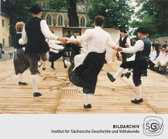 Bauerntanz zum Friedensfest in Radebeul