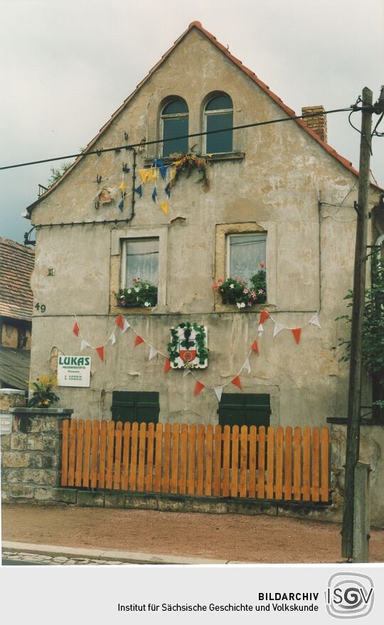 Geschmücktes Wohnhaus in Radebeul