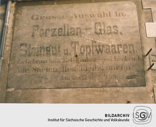 Alte Reklame an einem Wohn- Geschäftshaus in Dresden-Loschwitz