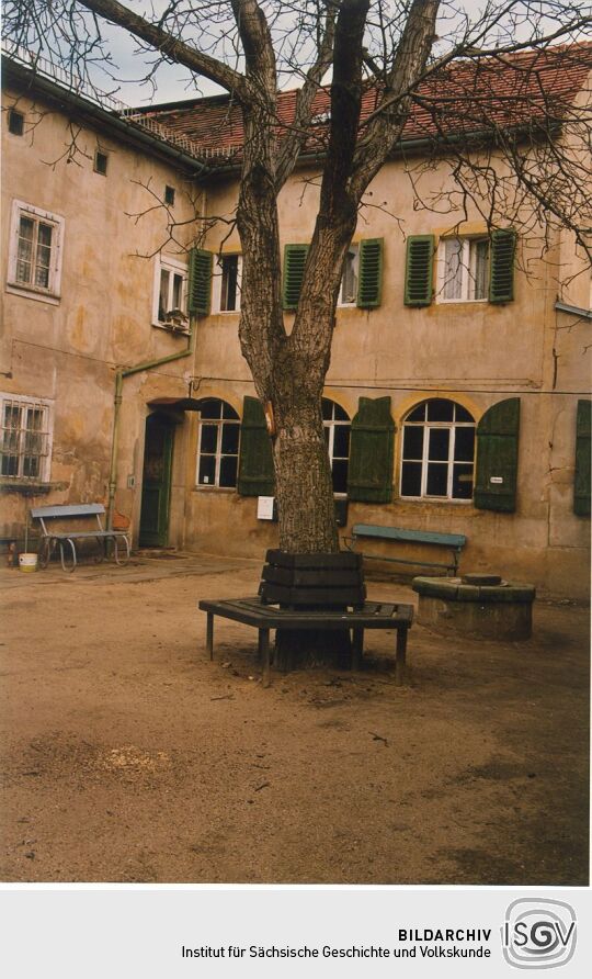 Innenhof eines Wohnhauses in Pillnitz