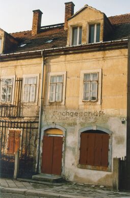 Bild: Wohnhaus mit ehemaligem Geschäft in Dresden