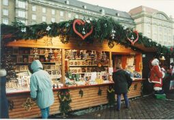 Bild: Verkaufsstand auf dem Striezelmarkt in Dresden