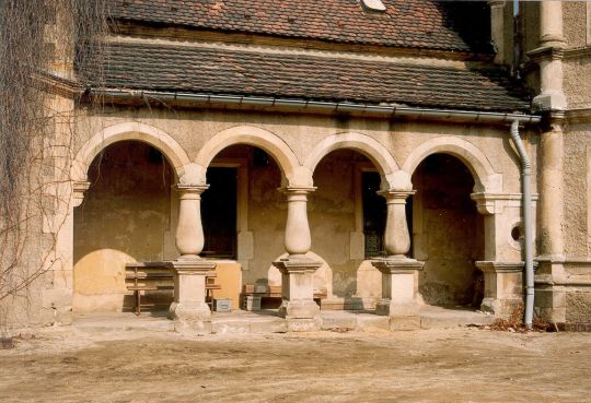 Säulengang am Schönfelder Schloß