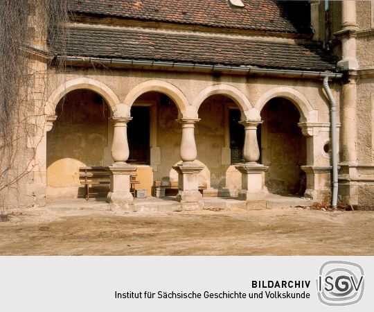 Säulengang am Schönfelder Schloß