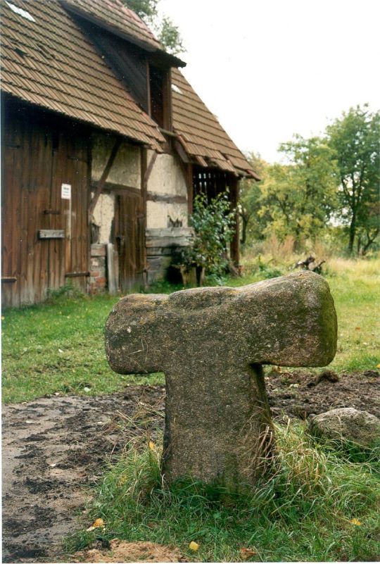 Abgeschlagenes Steinkreuz in Hammerstadt