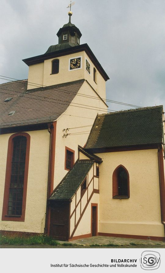 Renovierte Kirche in Auligk