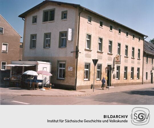 Hotel " Goldener Löwe " an  der Augustusburger Straße in Flöha