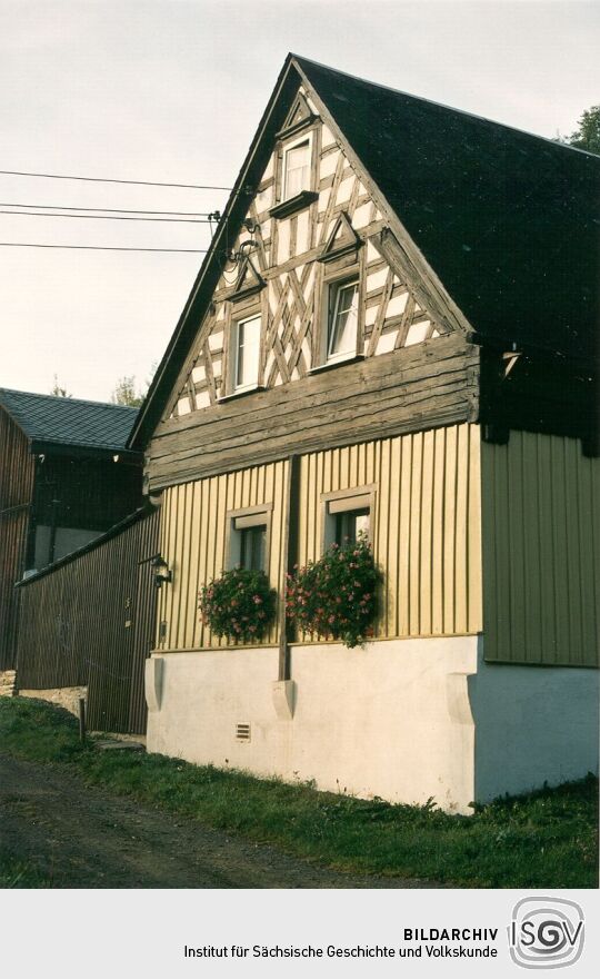 Fachwerkhaus am Dorfplatz in Raun