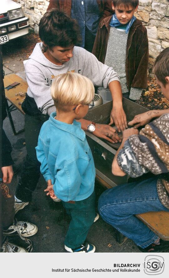 Steinschleifer auf dem Brennofenfest in Omsewitz