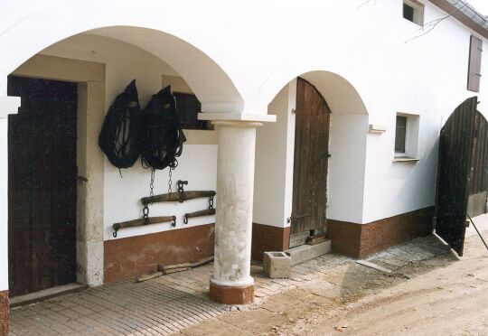 Pferdestall eines ehemaligen Bauernhofes in Strauch