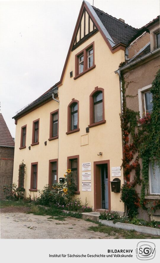 Teilweise saniertes Herrenhaus in Radeburg