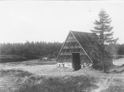 Bild: Torfstecher-Hütte im Georgenfelder Hochmoor