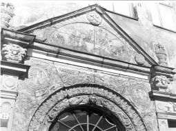 Bild: Portal des Gebäudes Obermarkt 17 in Freiberg