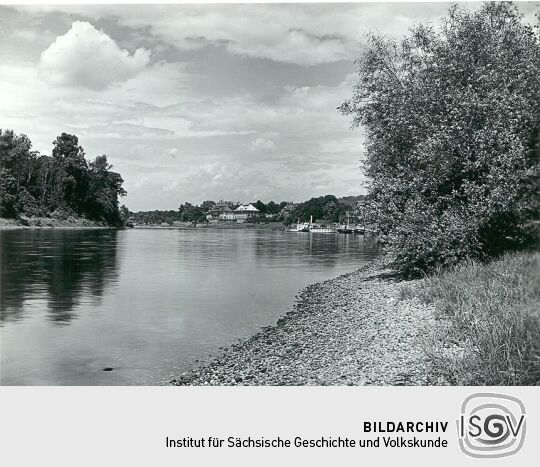 Blick auf Schloss Pillnitz
