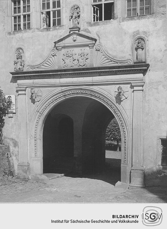 Portal am Schloß Lauenstein