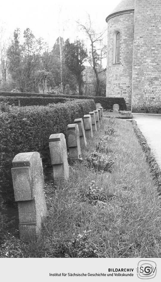 Kriegerehrenhain an der Kunigundenkirche in Borna