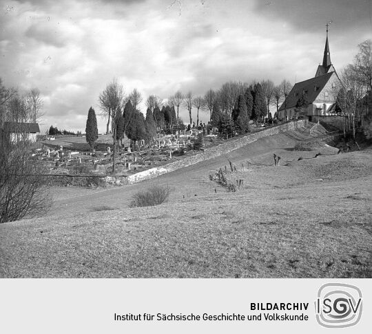 Friedhof und Kirche in Altensalz