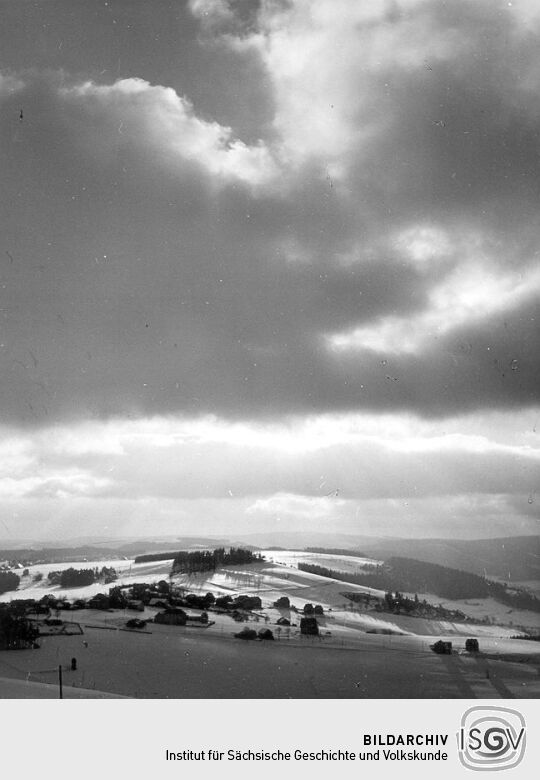 Blick vom Aschberg ins winterliche Vogtland