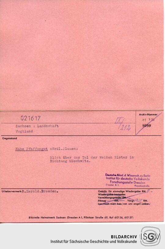 Abgeerntete Wiesen bei Jößnitz