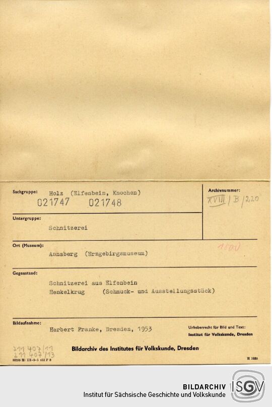 Henkelkrug aus Elfenbein