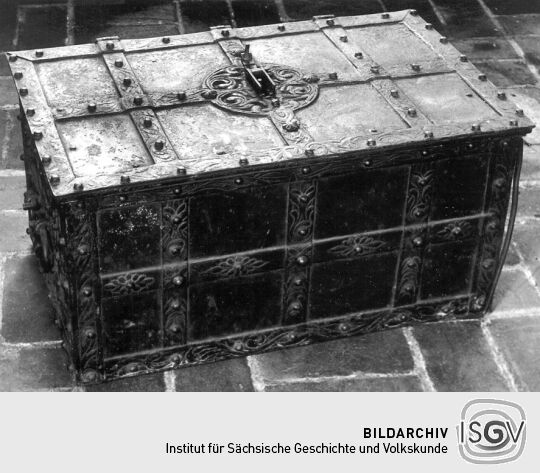 Kunstschmiedeeiserne Truhe