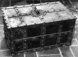 Bild: Kunstschmiedeeiserne Truhe
