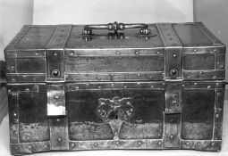 Bild: Kleine Schmuck-Truhe aus Messing